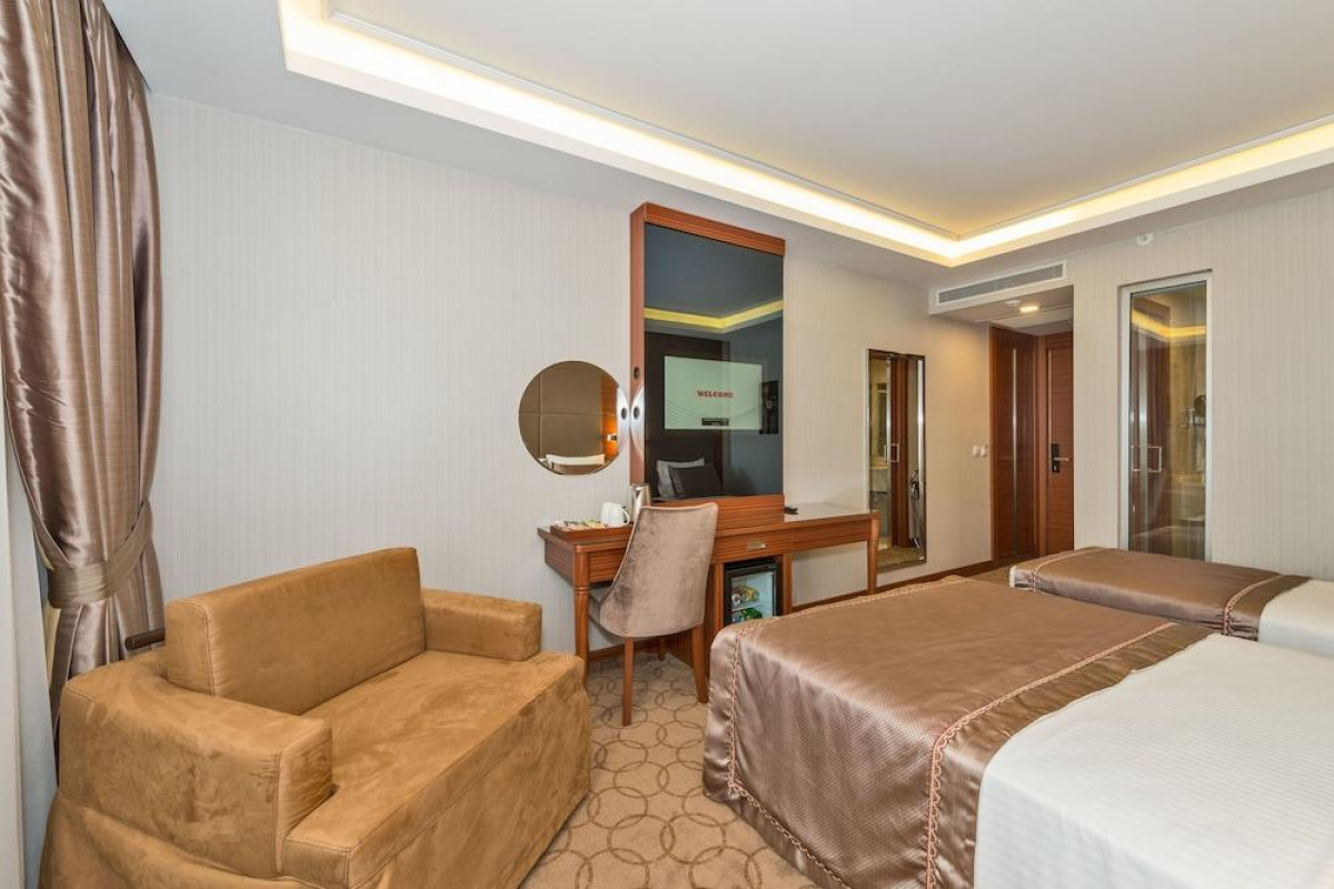 GLORIOUS HOTEL