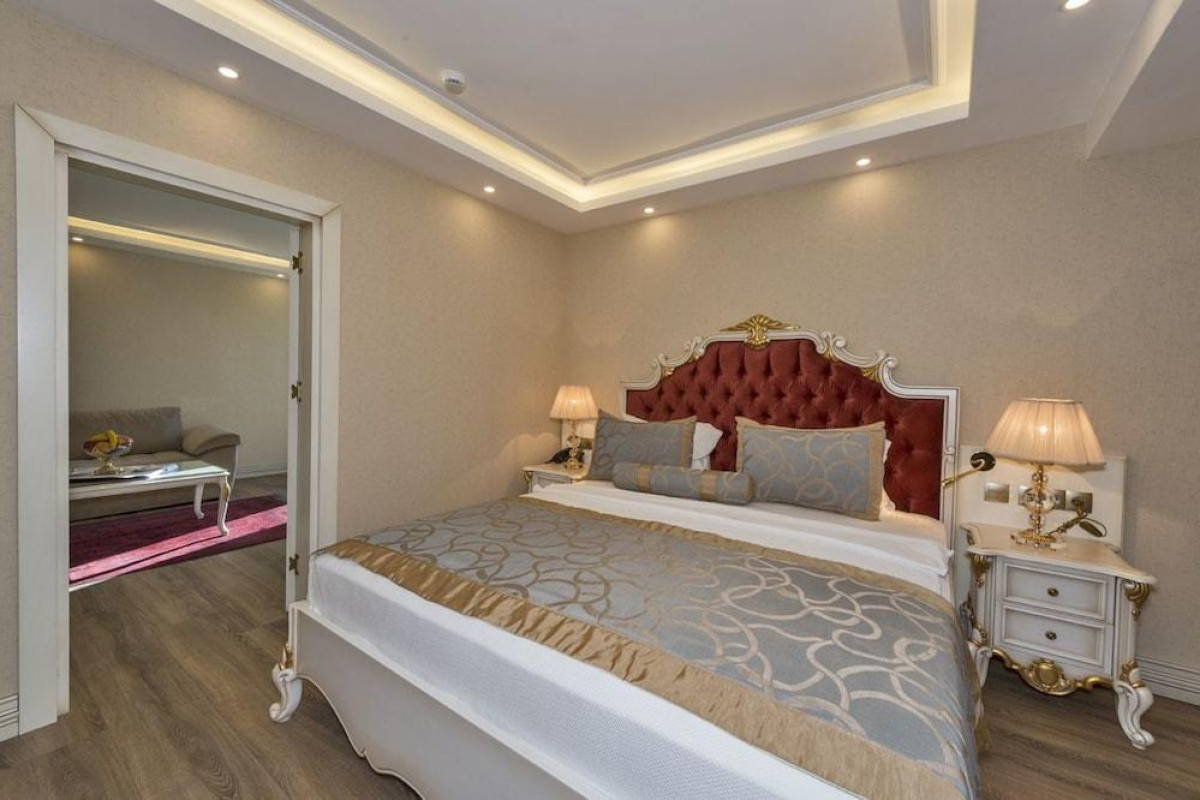 GLORIOUS HOTEL