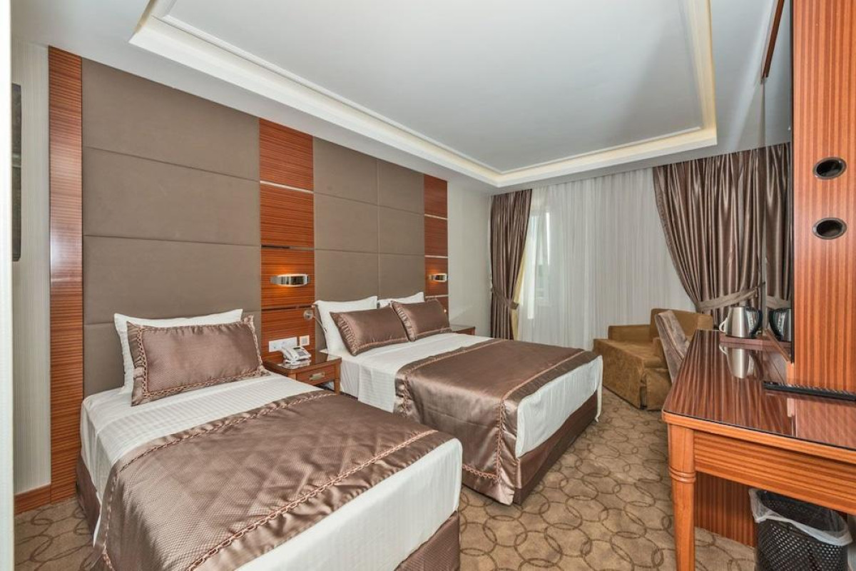 GLORIOUS HOTEL