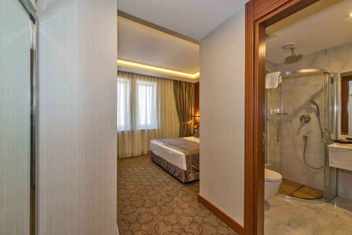 GLORIOUS HOTEL