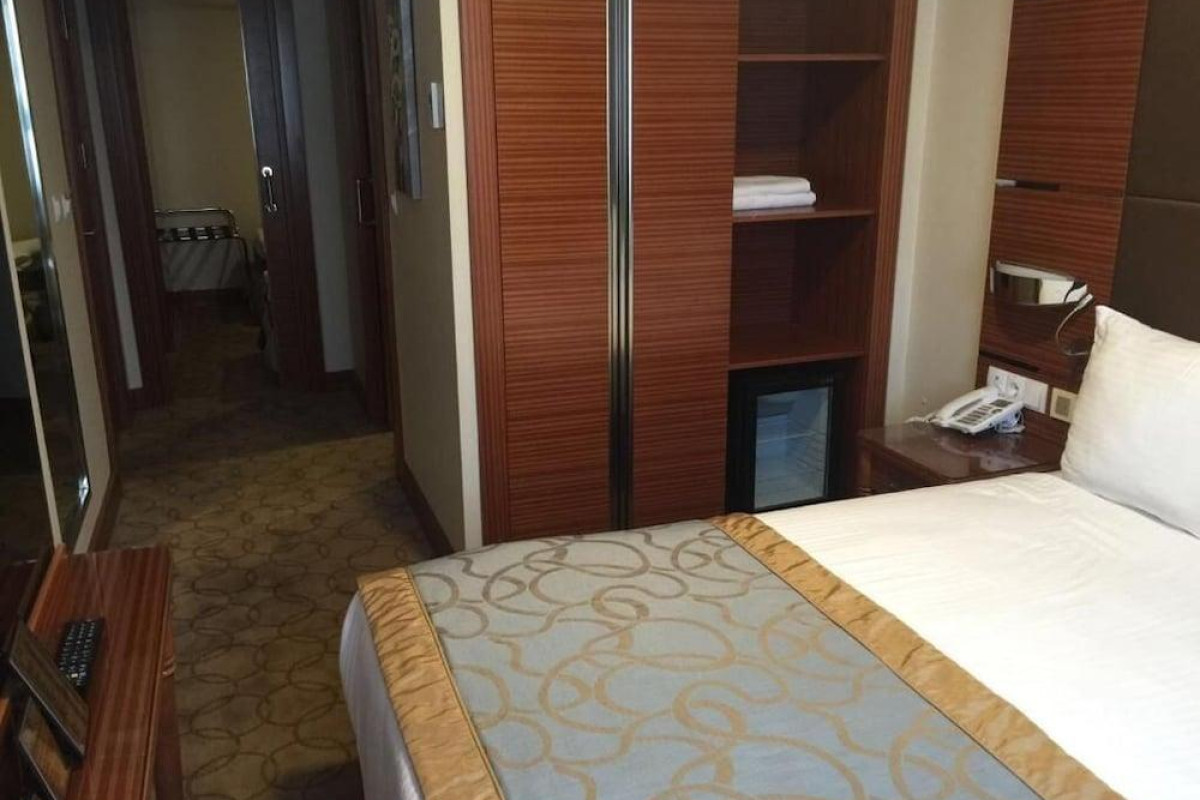 GLORIOUS HOTEL