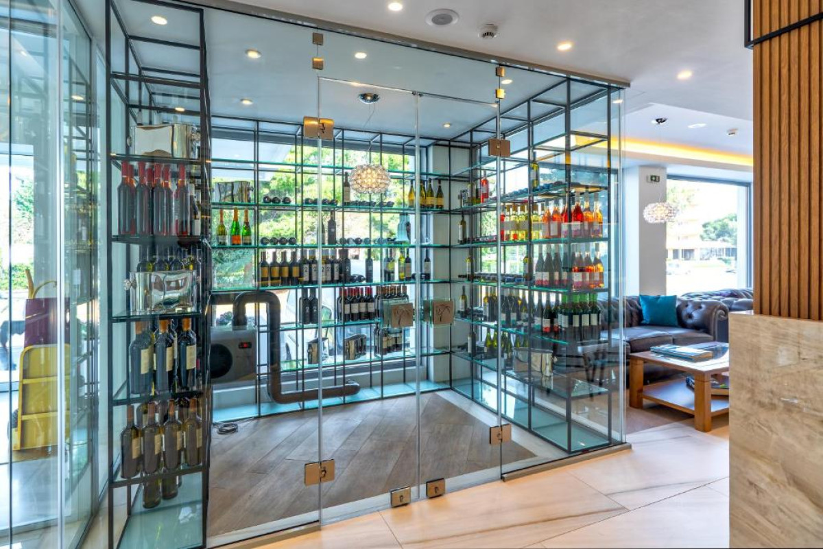 Glyfada Riviera Hotel