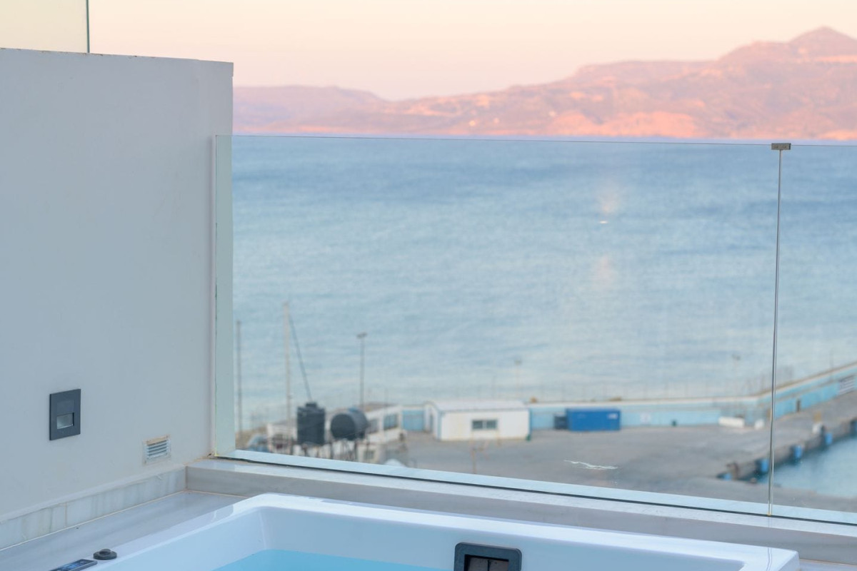 GM Exclusive Luxury Suites And SPA
