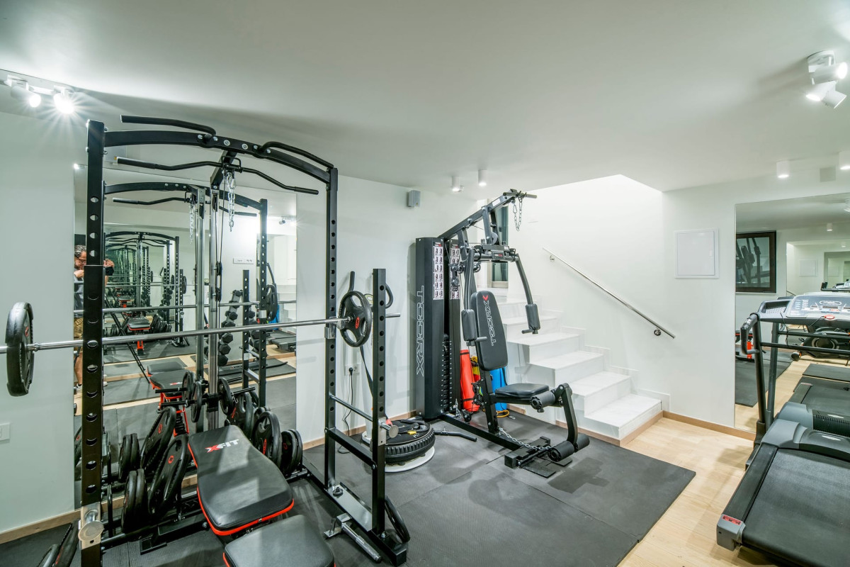 GM Exclusive Luxury Suites And SPA