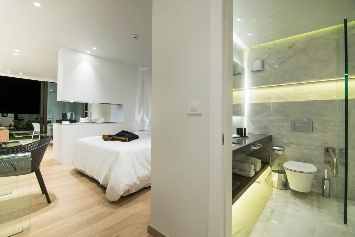 GM Exclusive Luxury Suites And SPA
