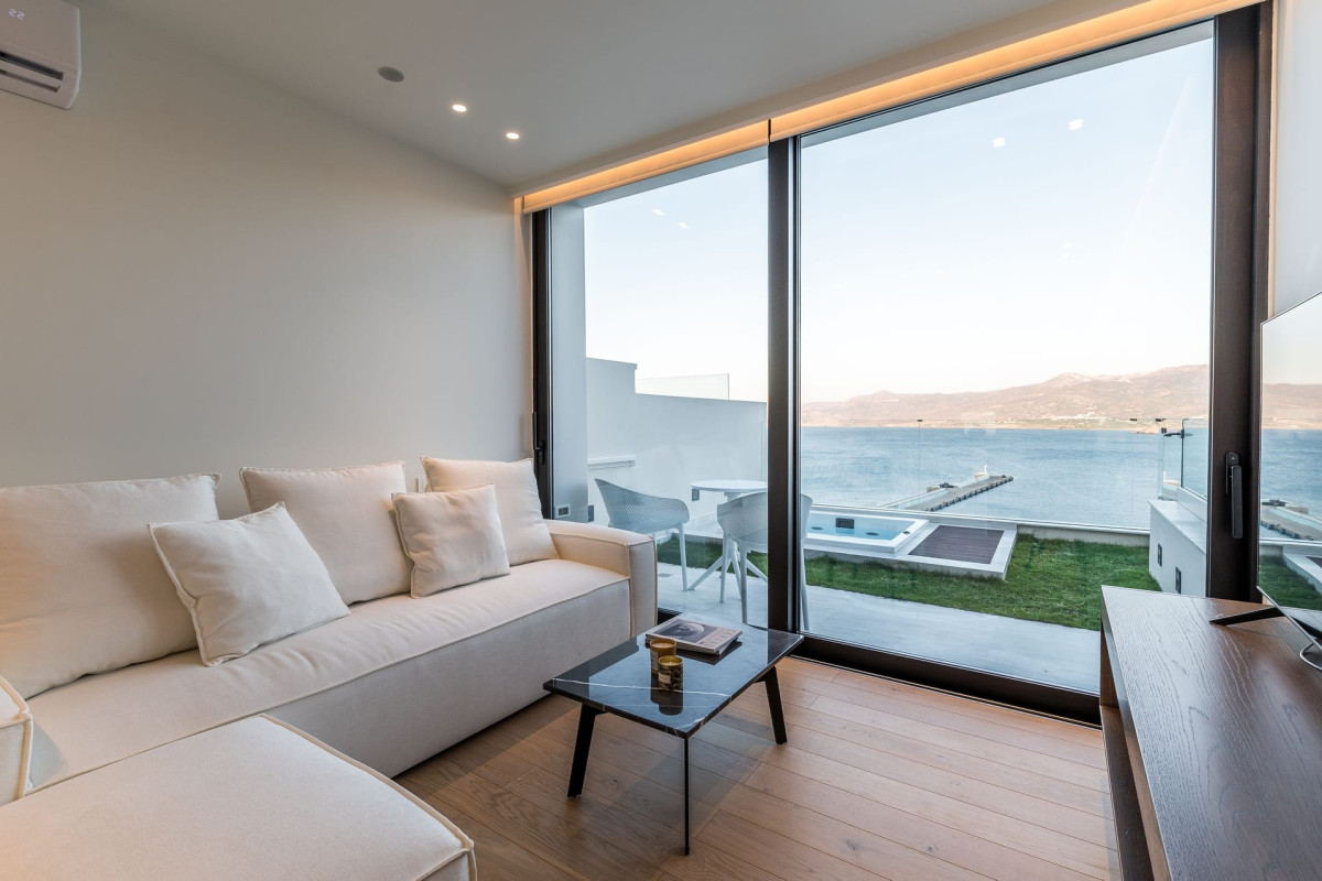 GM Exclusive Luxury Suites And SPA