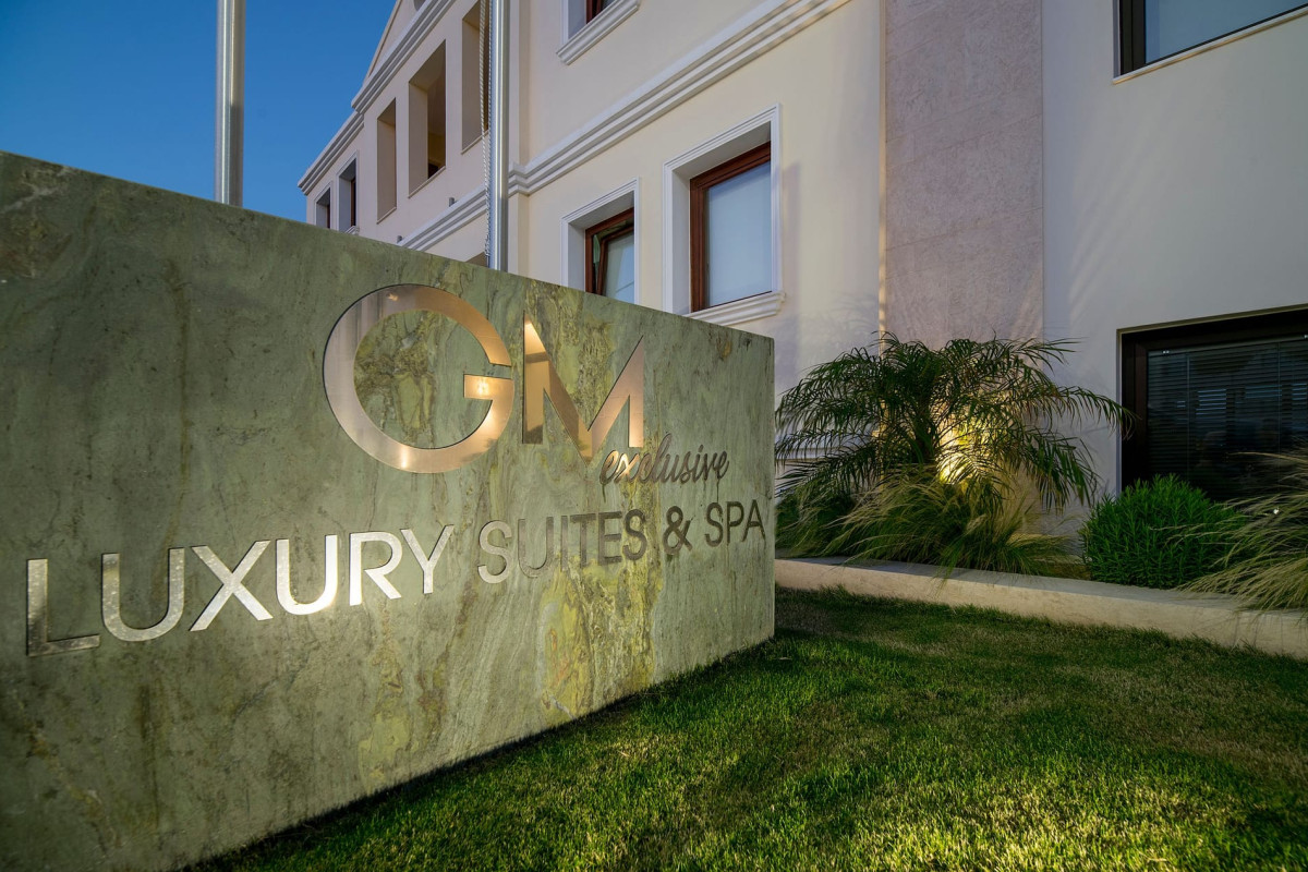 GM Exclusive Luxury Suites And SPA