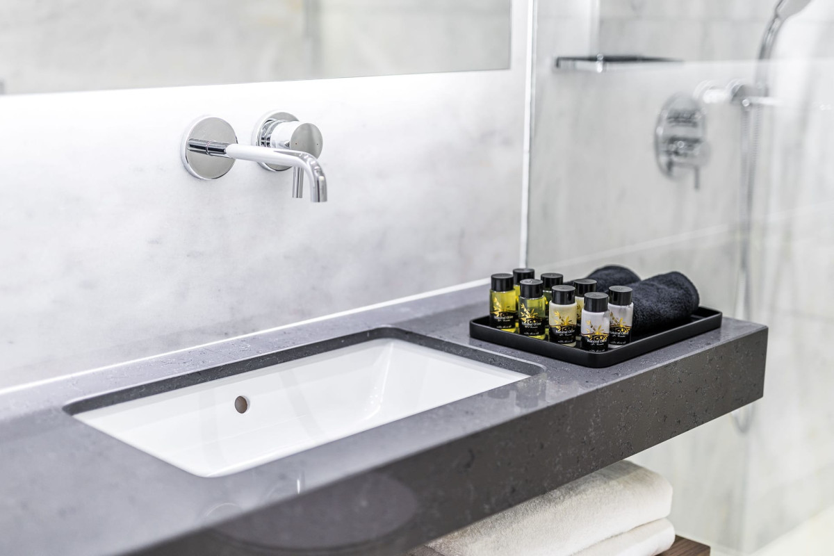 GM Exclusive Luxury Suites And SPA
