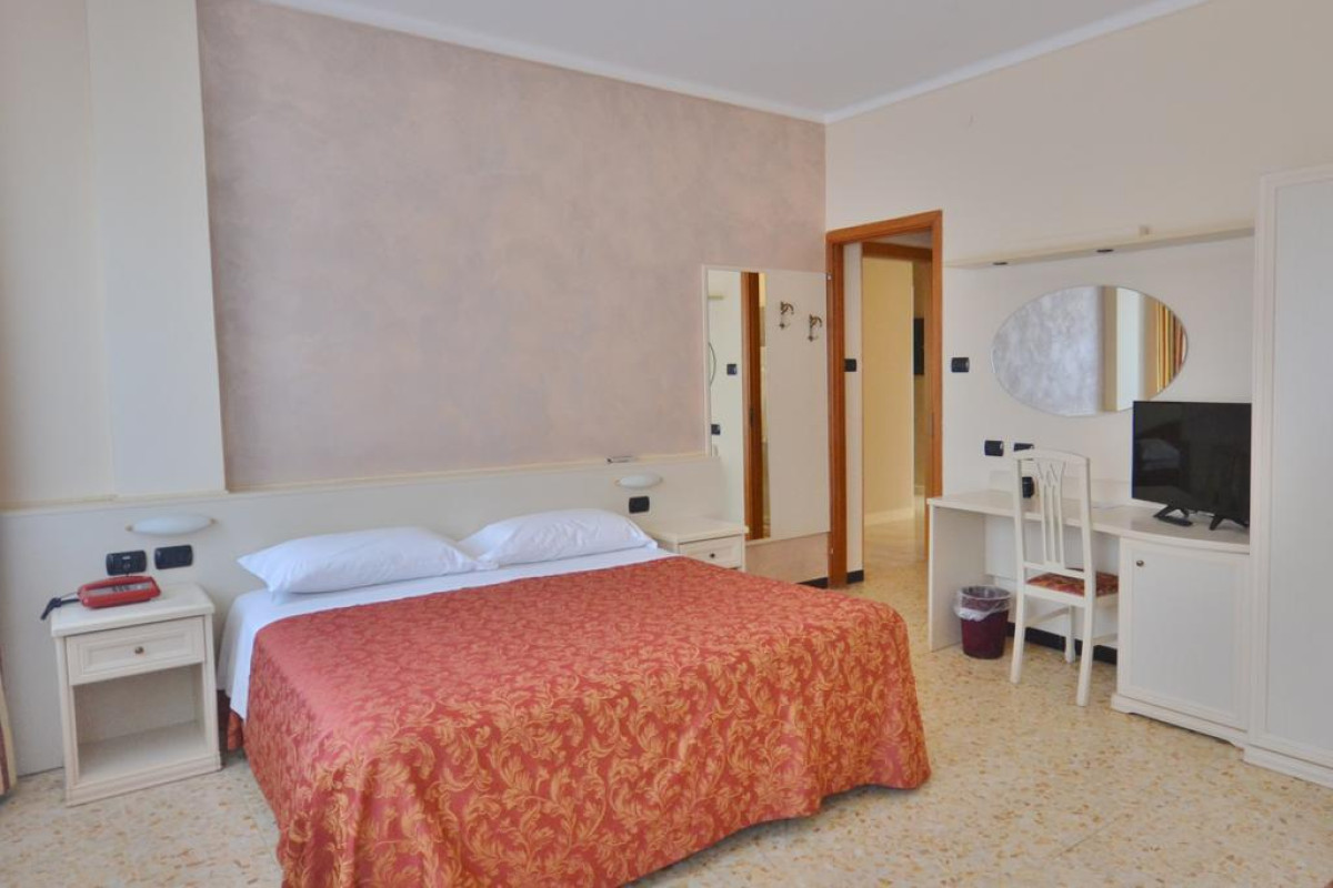 Gold Hotel