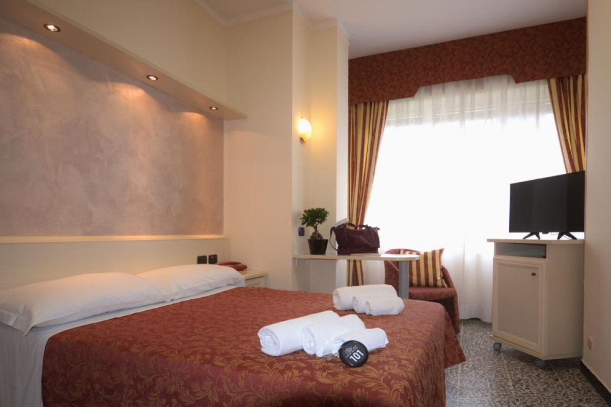 Gold Hotel