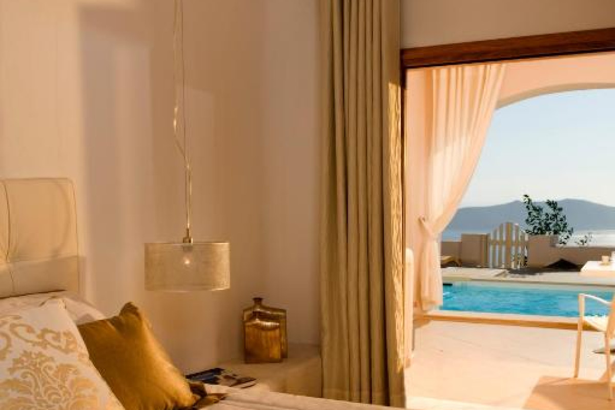 Gold Suites Santorini