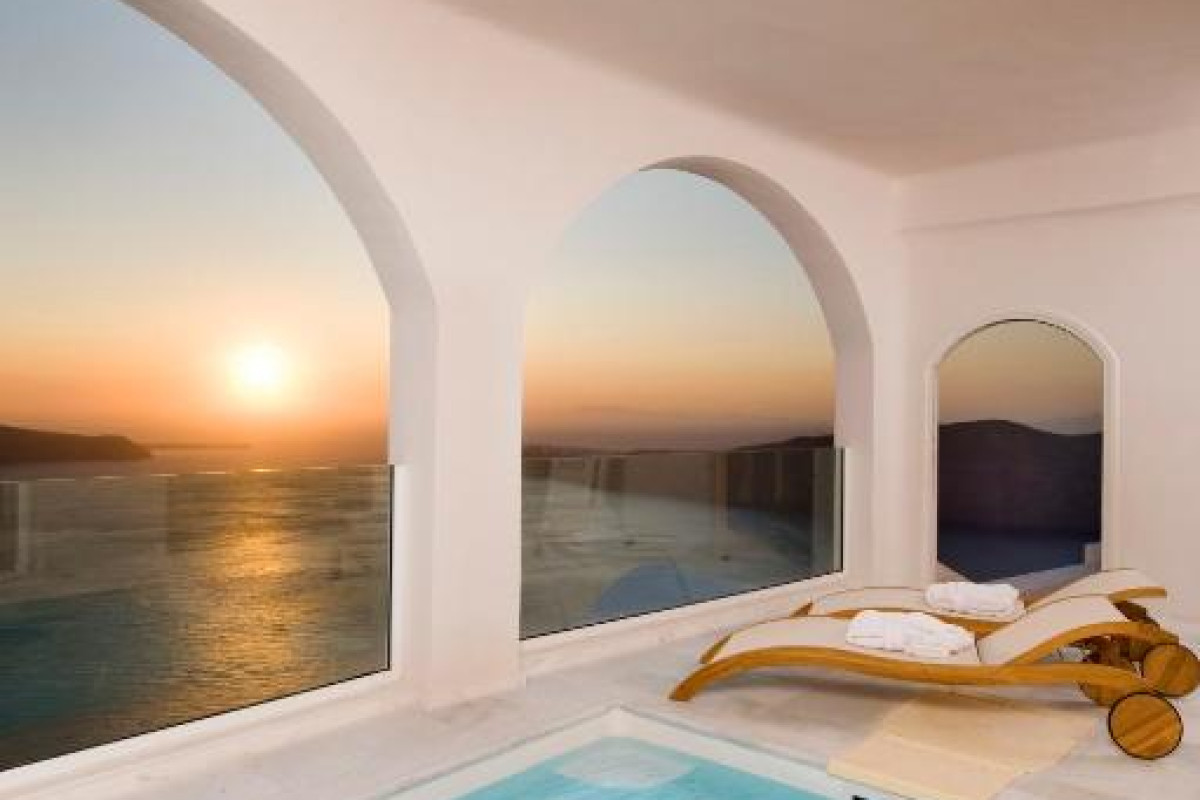 Gold Suites Santorini
