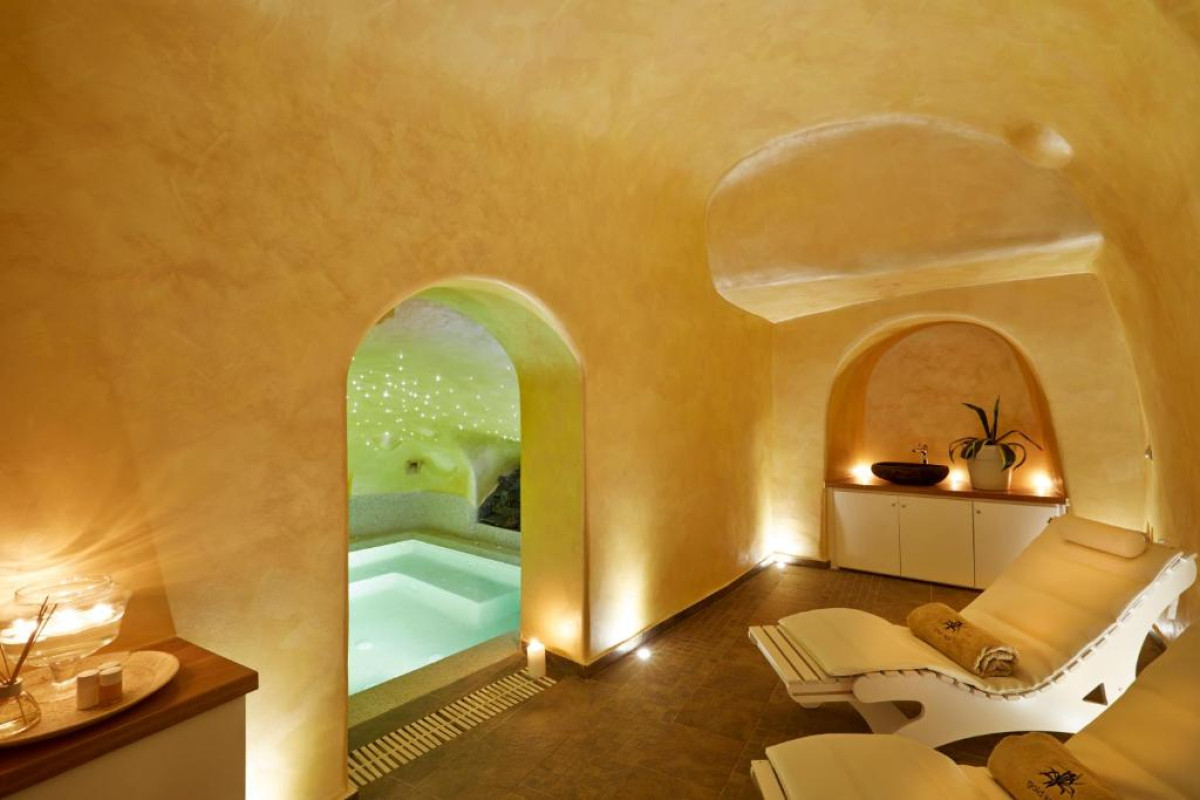 Gold Suites Santorini