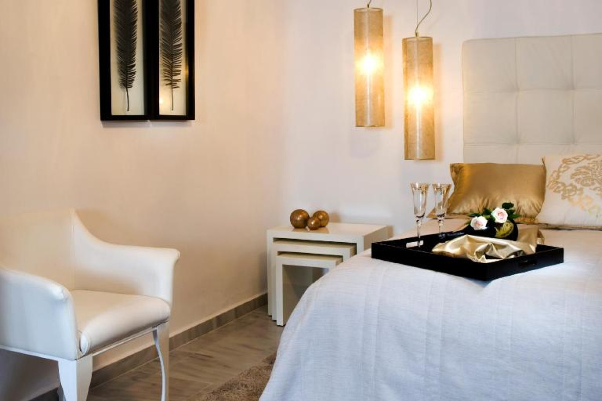 Gold Suites Santorini