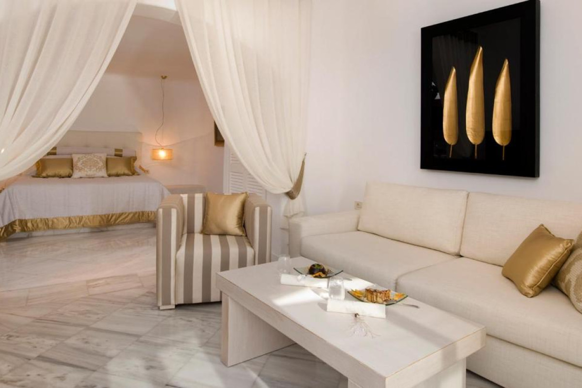 Gold Suites Santorini