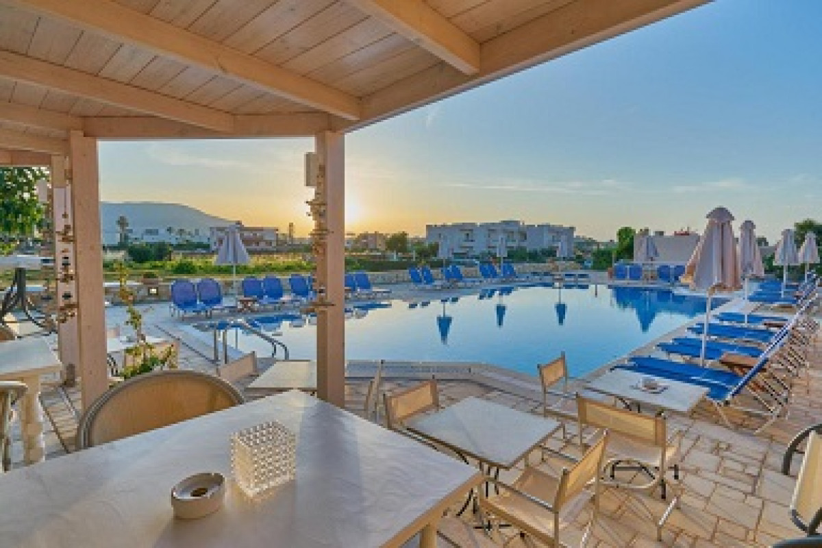 GOLDEN BAY APARTMENTS – GARDEN HAVEN