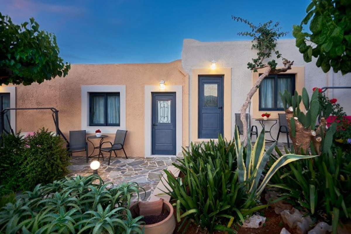 GOLDEN BAY APARTMENTS – GARDEN HAVEN
