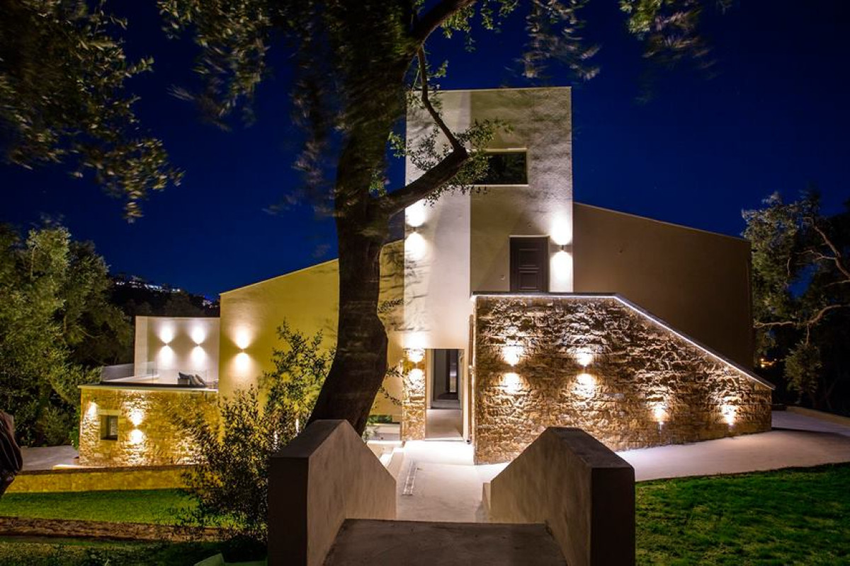 Golden Bay Suites & Maisonettes