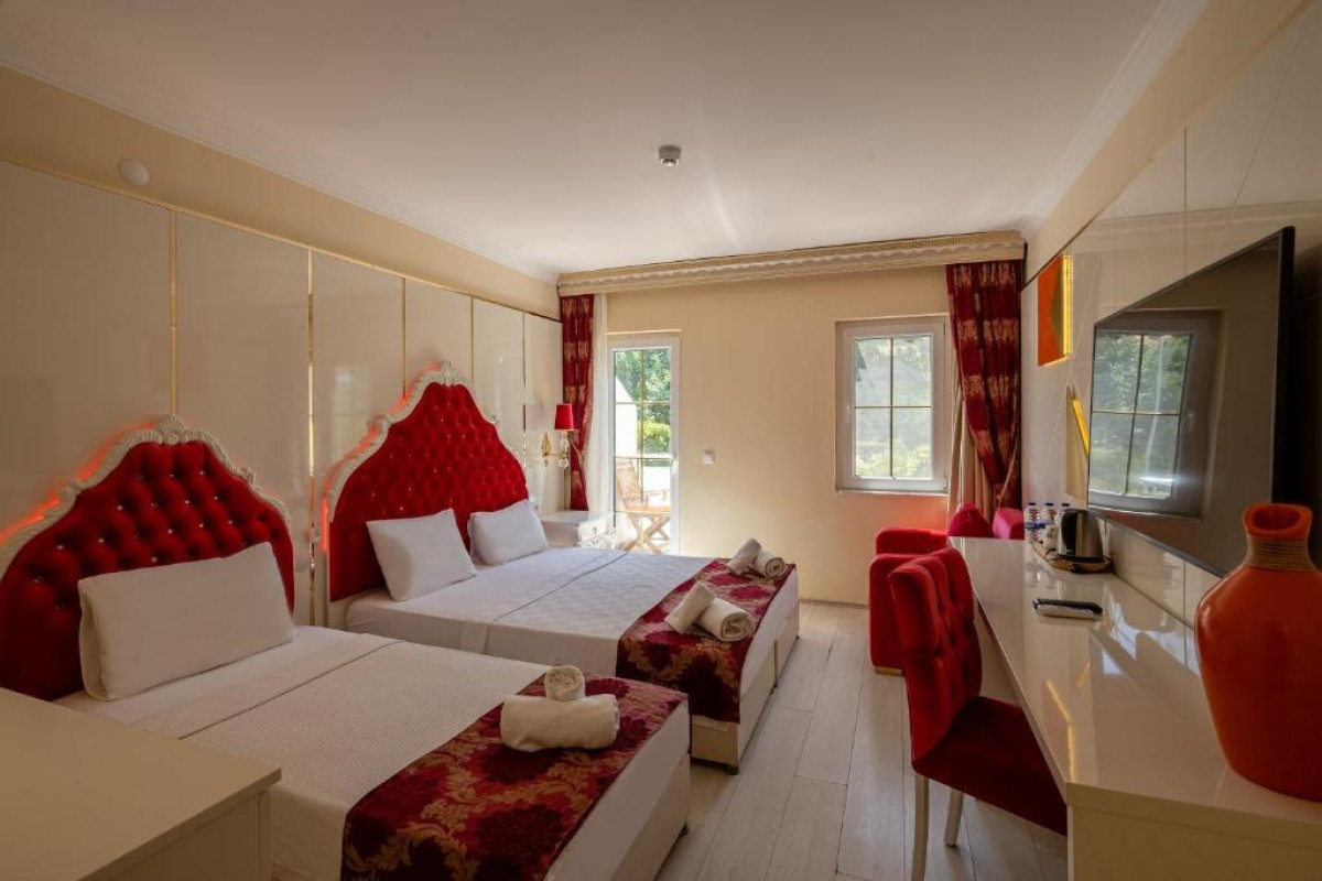 GOLDEN BEACH RESORT  SPA