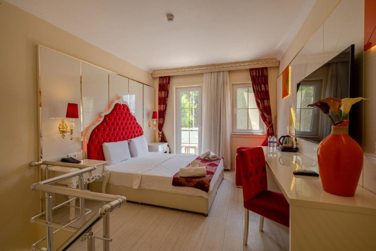 GOLDEN BEACH RESORT  SPA