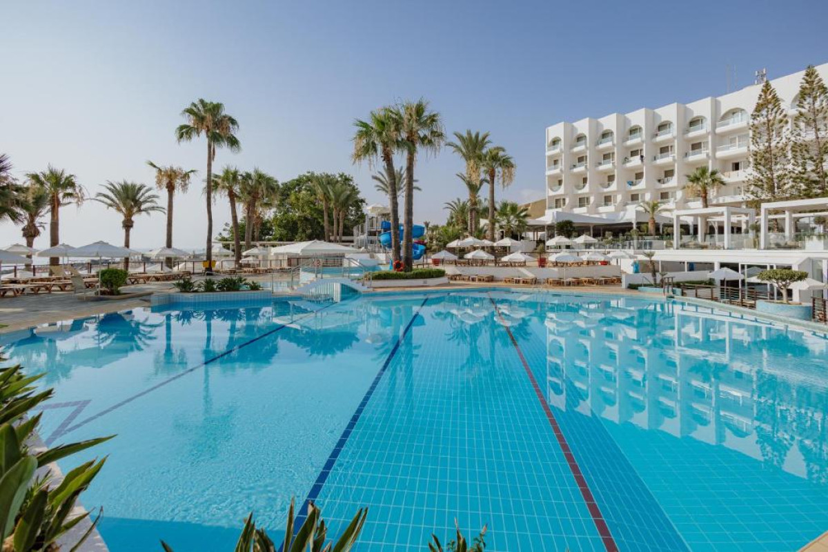 GOLDEN COAST BEACH HOTEL