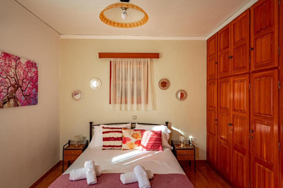 Golden Flowers Apartment