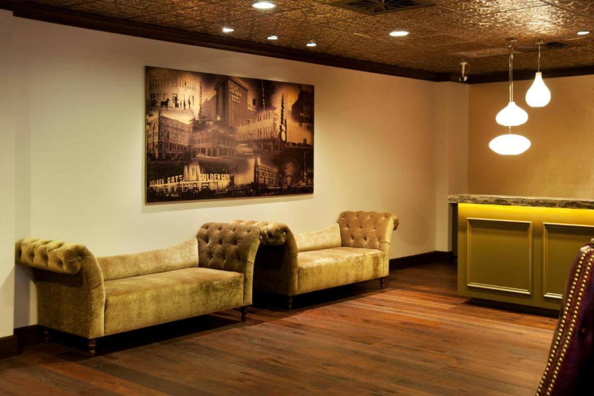 Golden Gate Hotel & Casino