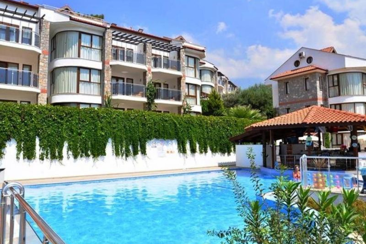 GOLDEN LIFE HEIGHTS DELUXE SUITE HOTEL