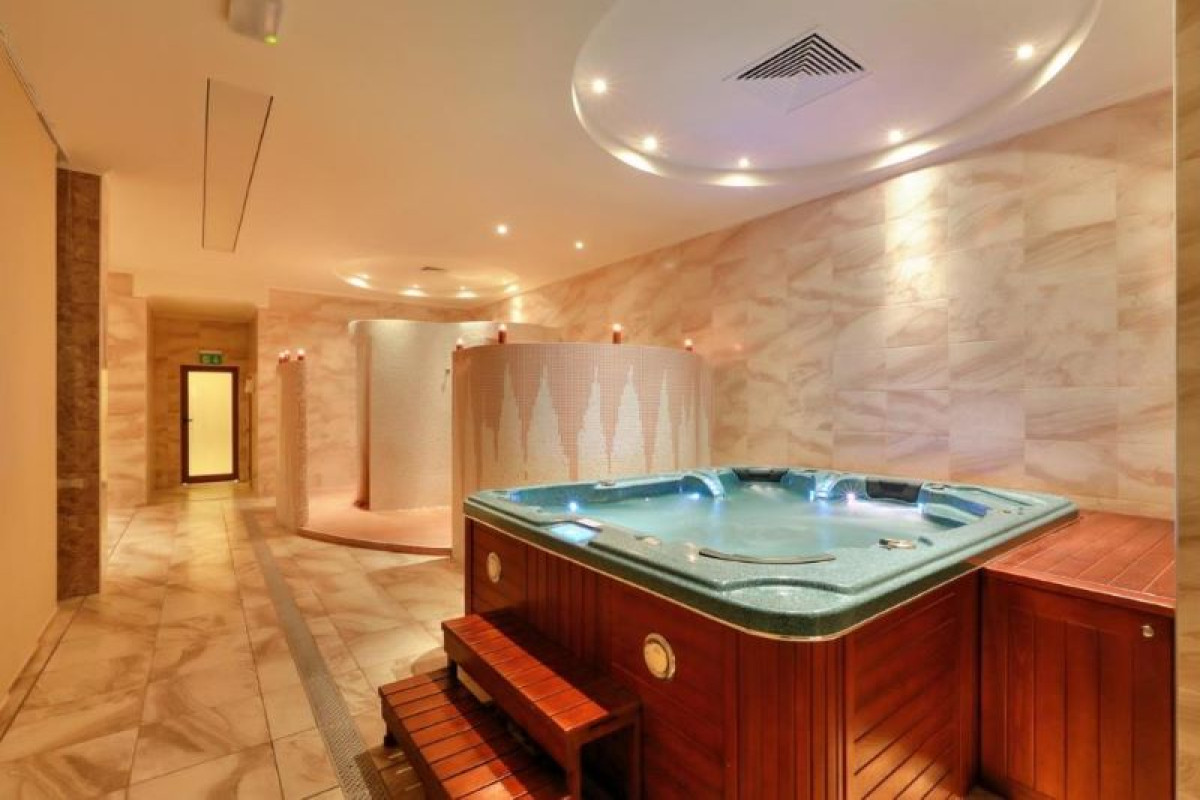 GOLDEN LINE HOTEL