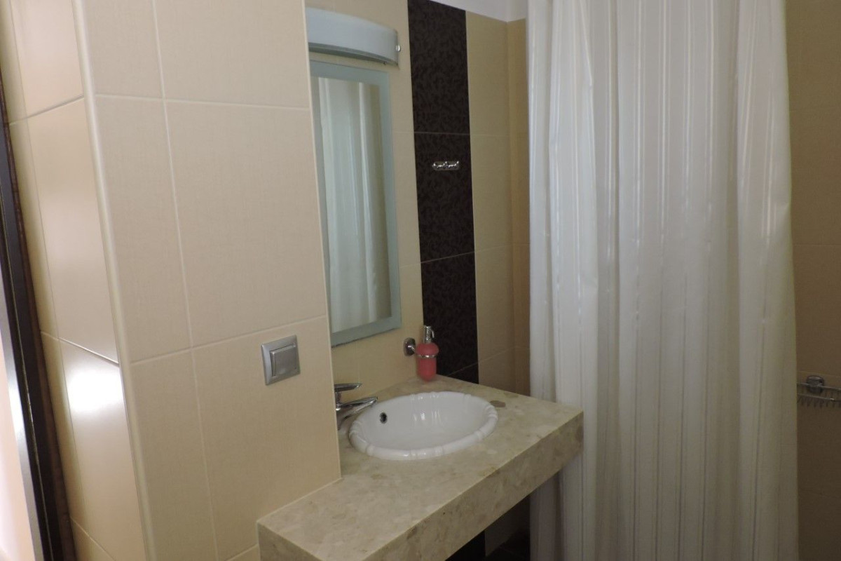 GOLDEN ROSE SUITES