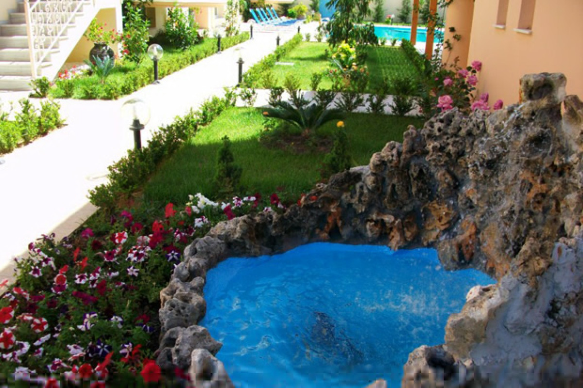 GOLDEN ROSE SUITES