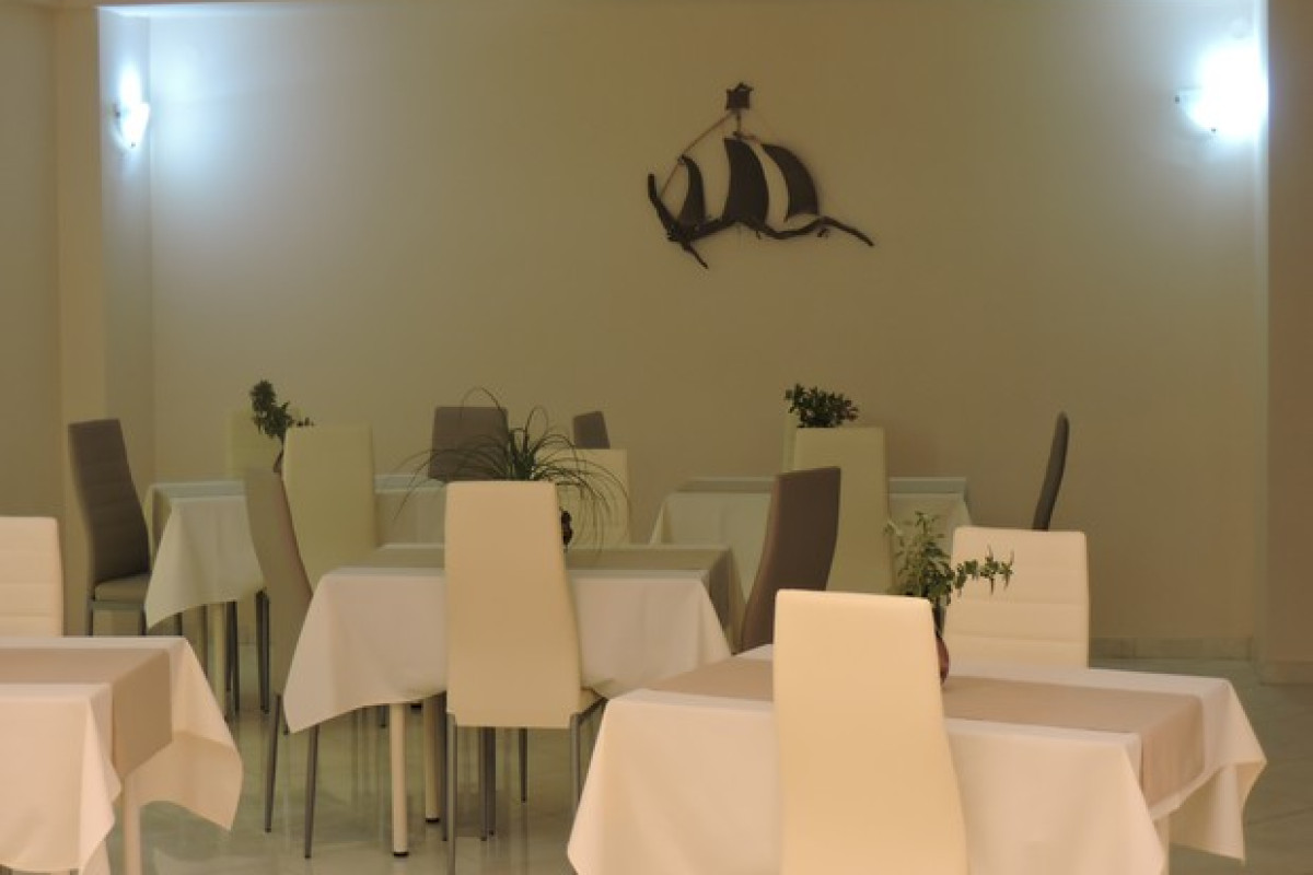 GOLDEN ROSE SUITES