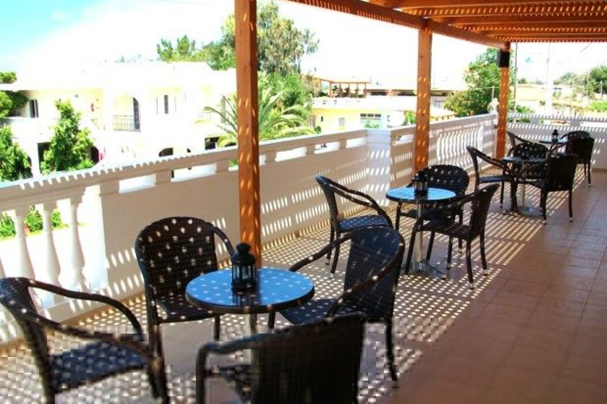 GOLDEN ROSE SUITES