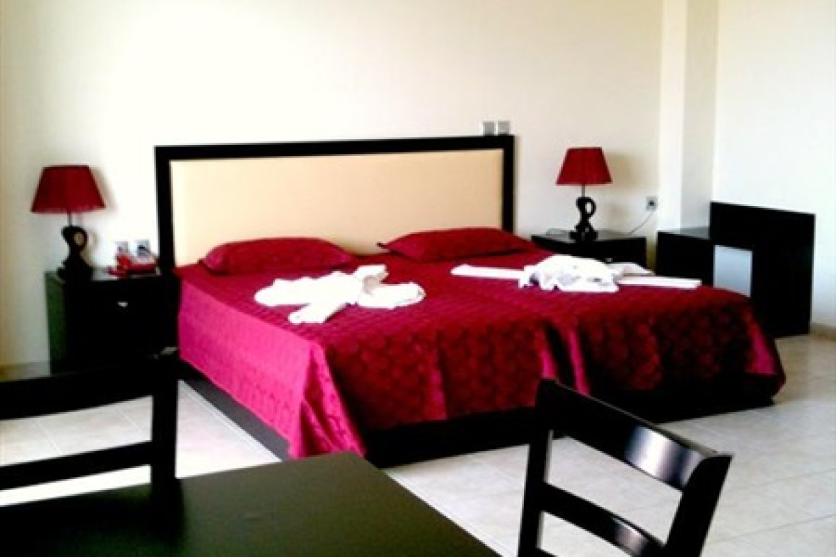 GOLDEN ROSE SUITES