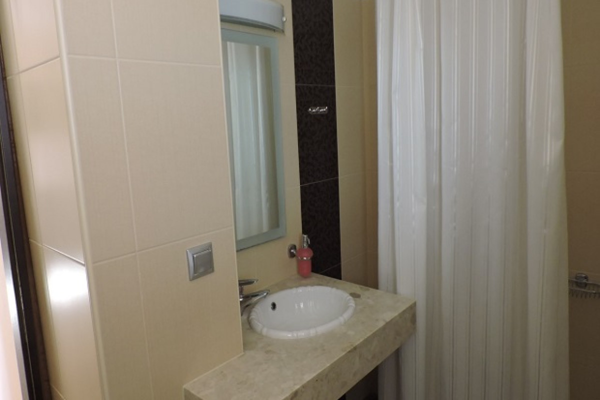GOLDEN ROSE SUITES