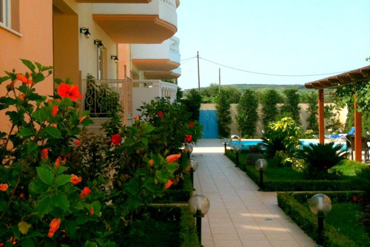 Golden Rose Suites
