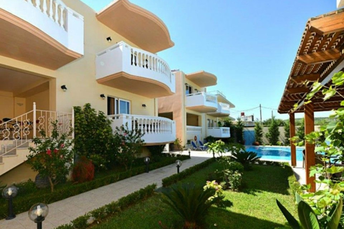 GOLDEN ROSE SUITES