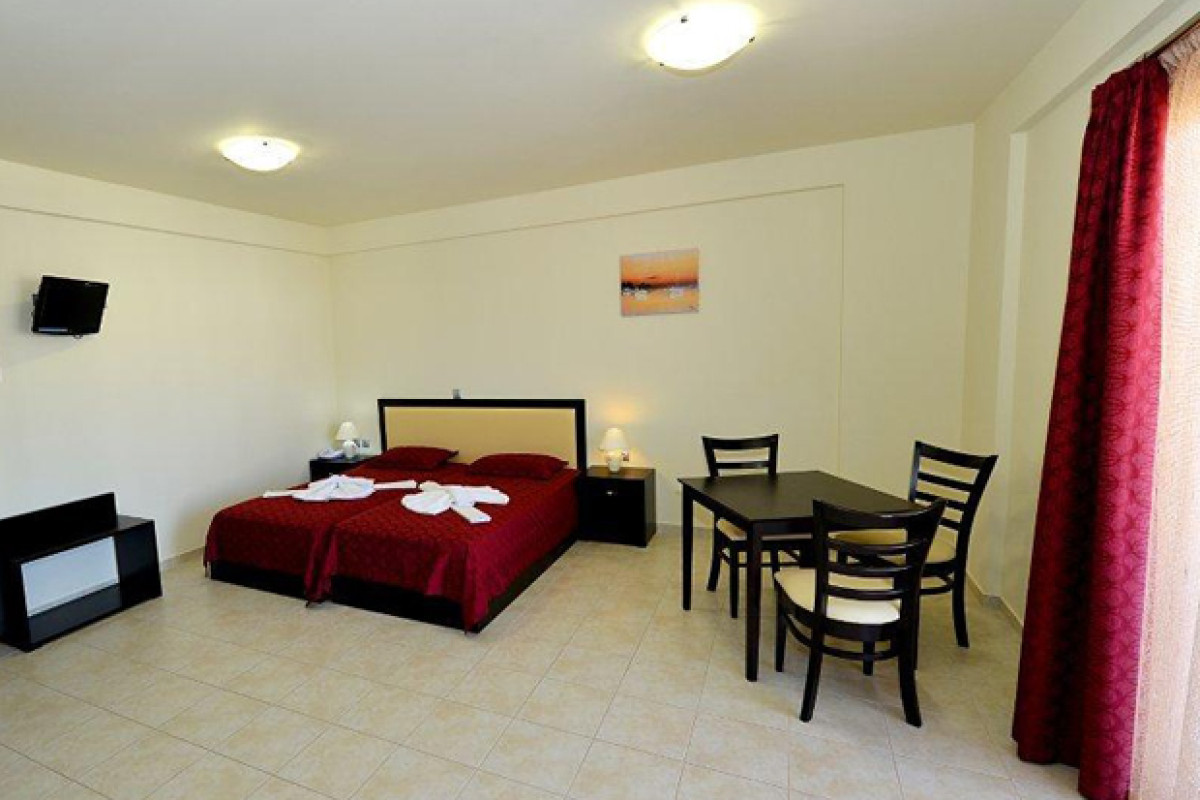 GOLDEN ROSE SUITES