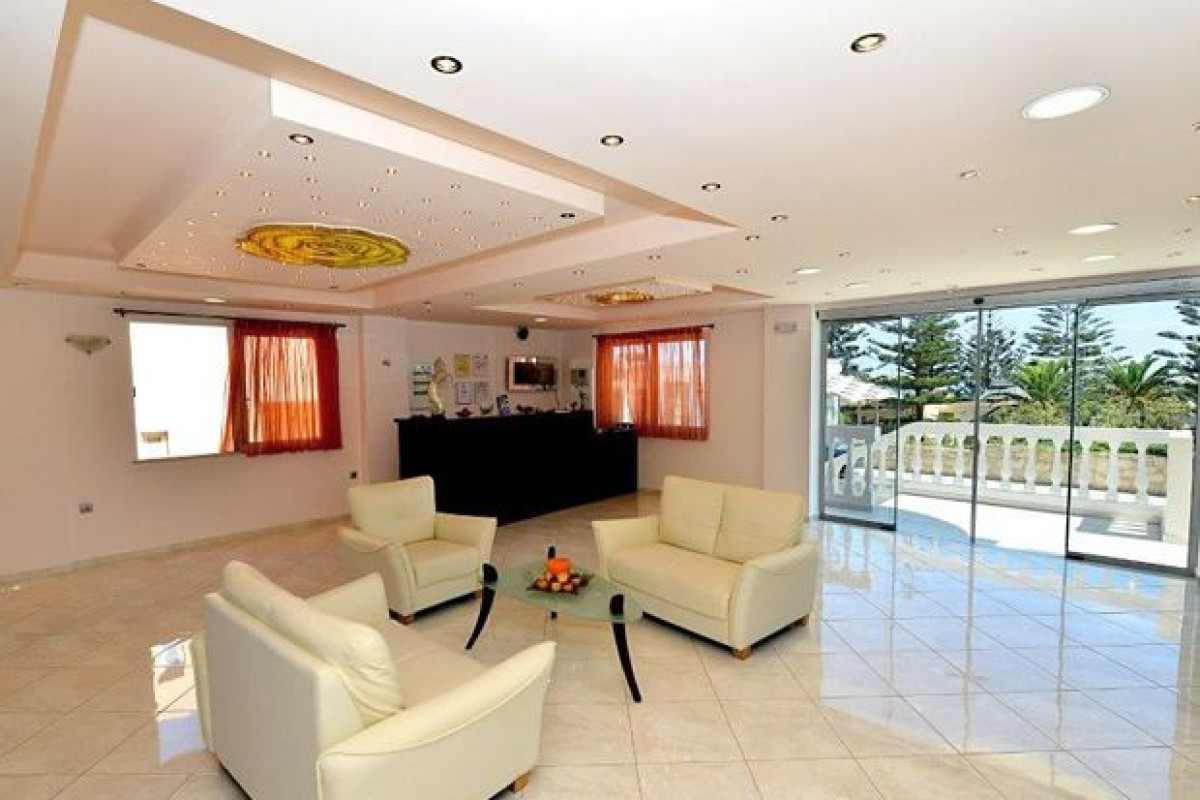 Golden Rose Suites