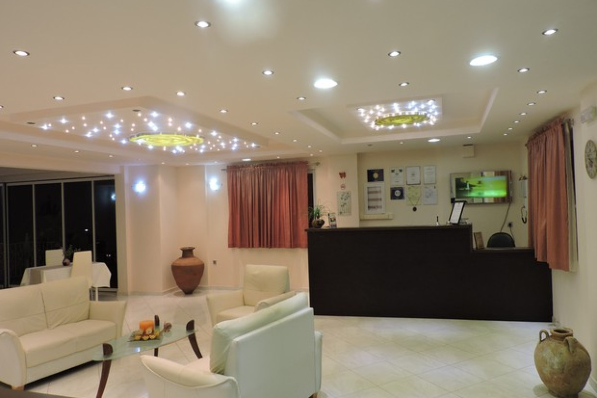 GOLDEN ROSE SUITES