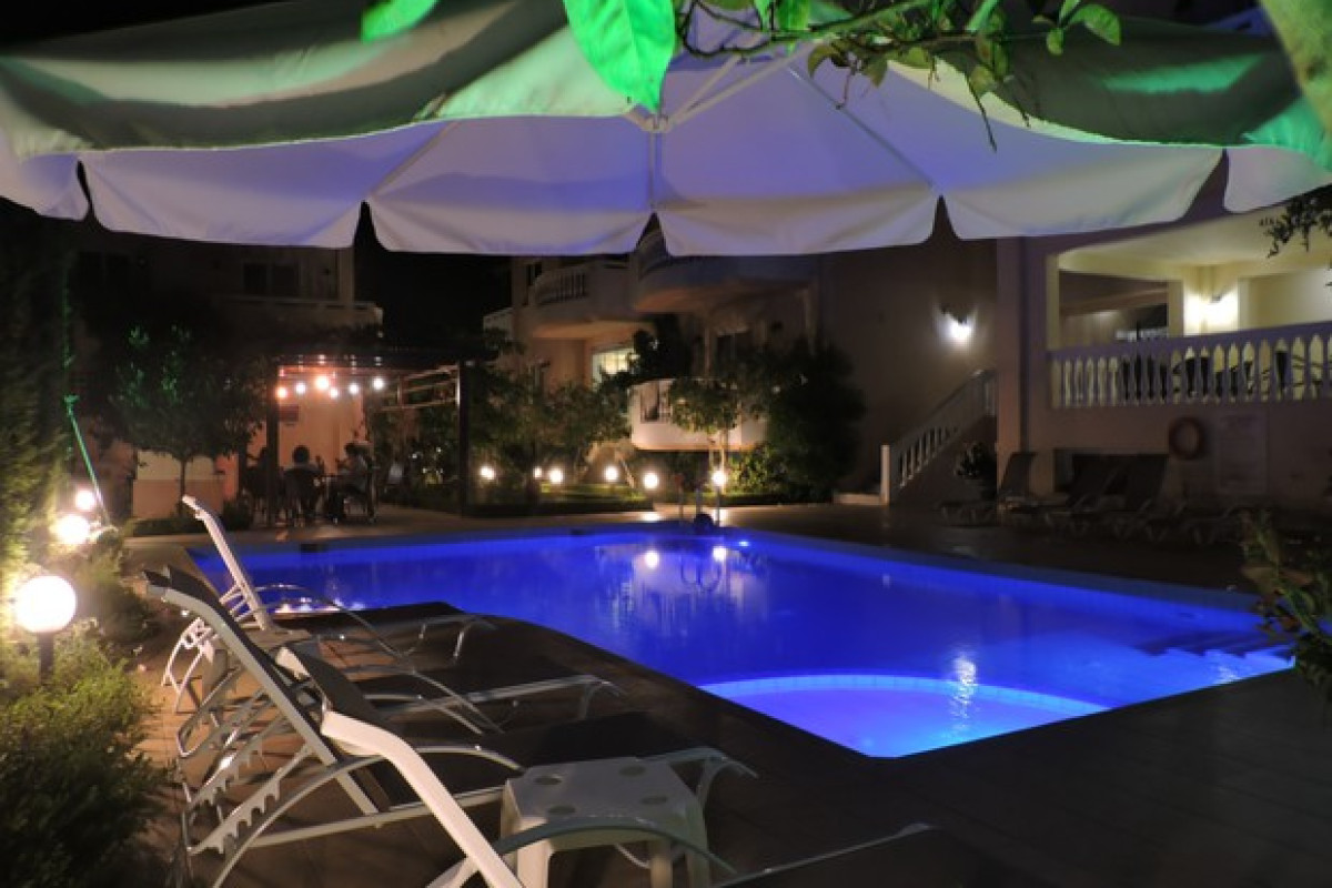 GOLDEN ROSE SUITES