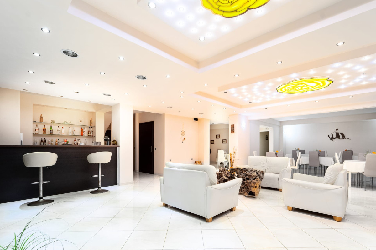 Golden Rose Suites