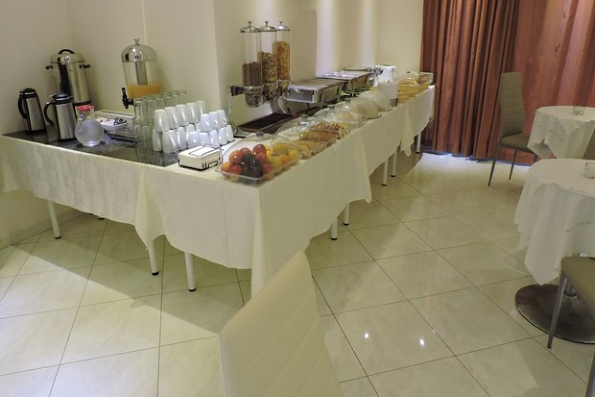 GOLDEN ROSE SUITES