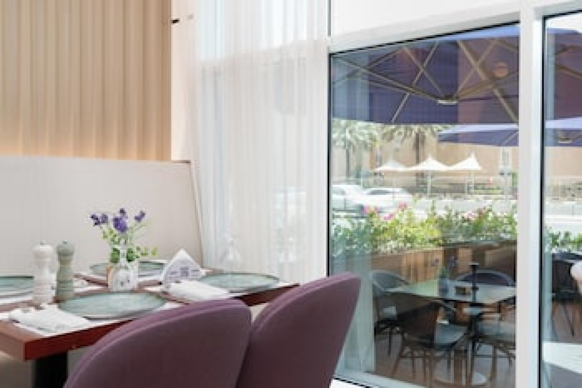 GOLDEN SANDS HOTEL & RESIDENCES