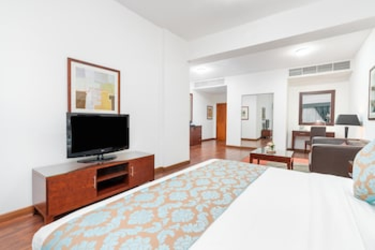 GOLDEN SANDS HOTEL & RESIDENCES