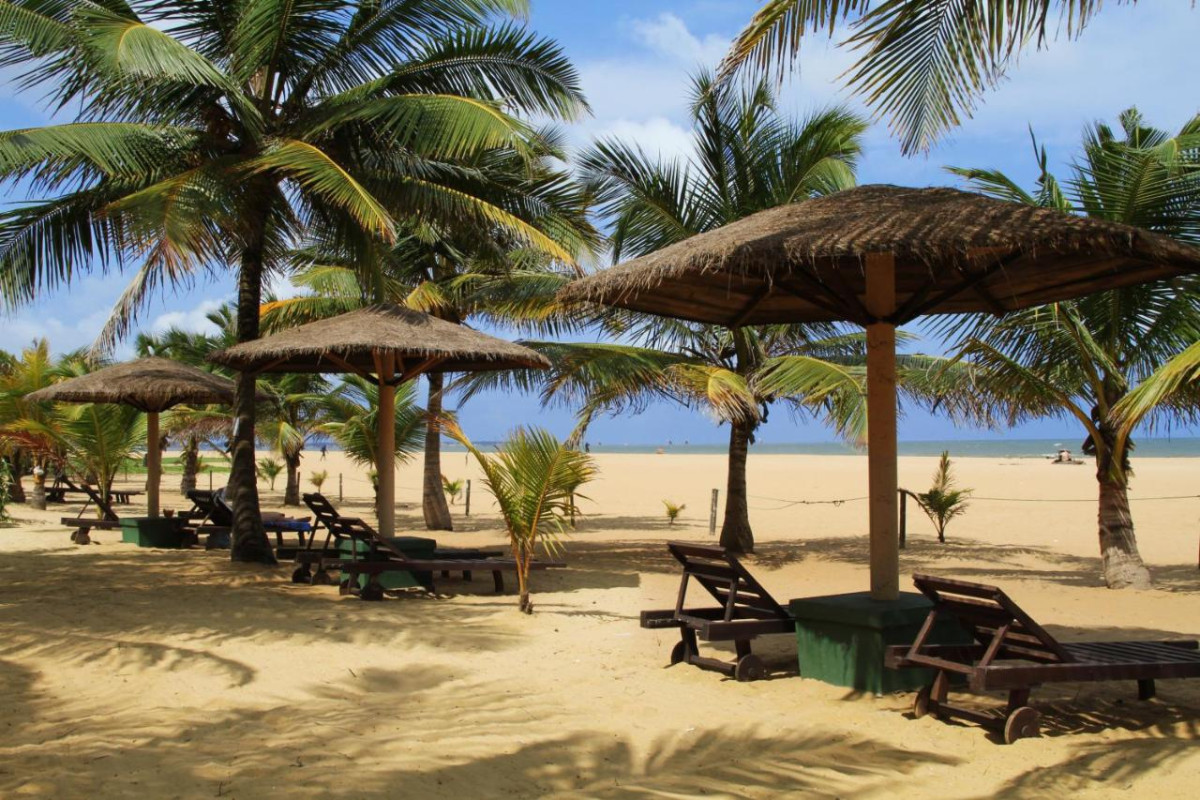 Goldi Sands Beach (Negombo)