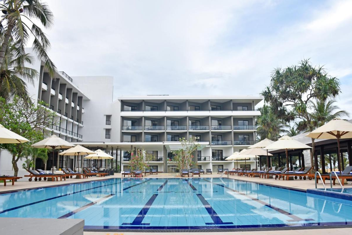 Goldi Sands Beach (Negombo)