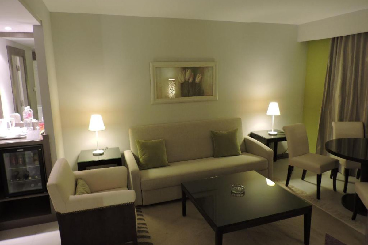 GOLF ROYAL HOTEL