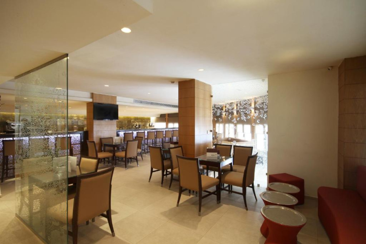 GOLF ROYAL HOTEL