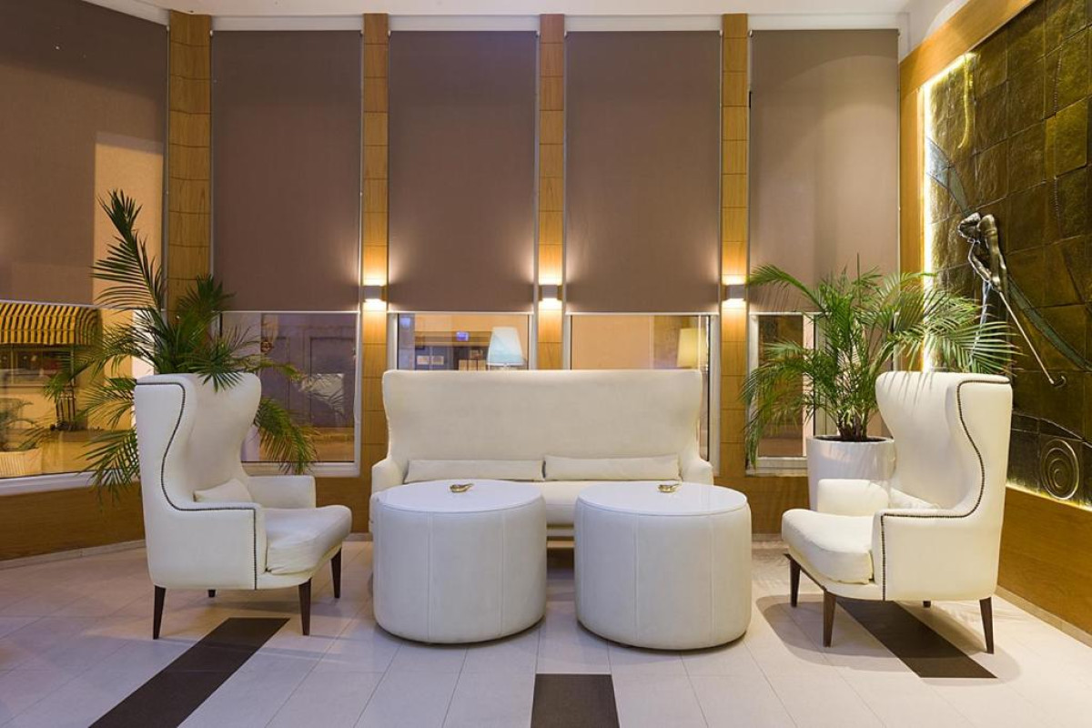 GOLF ROYAL HOTEL